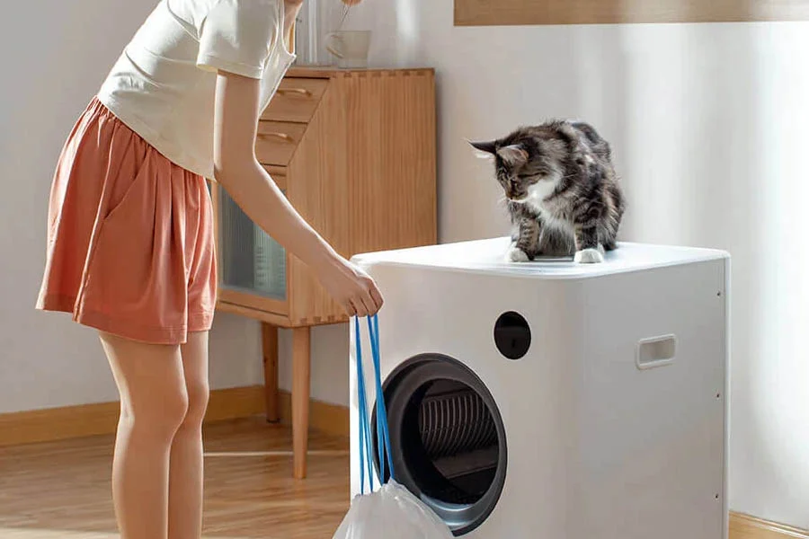 self-cleaning cat litter